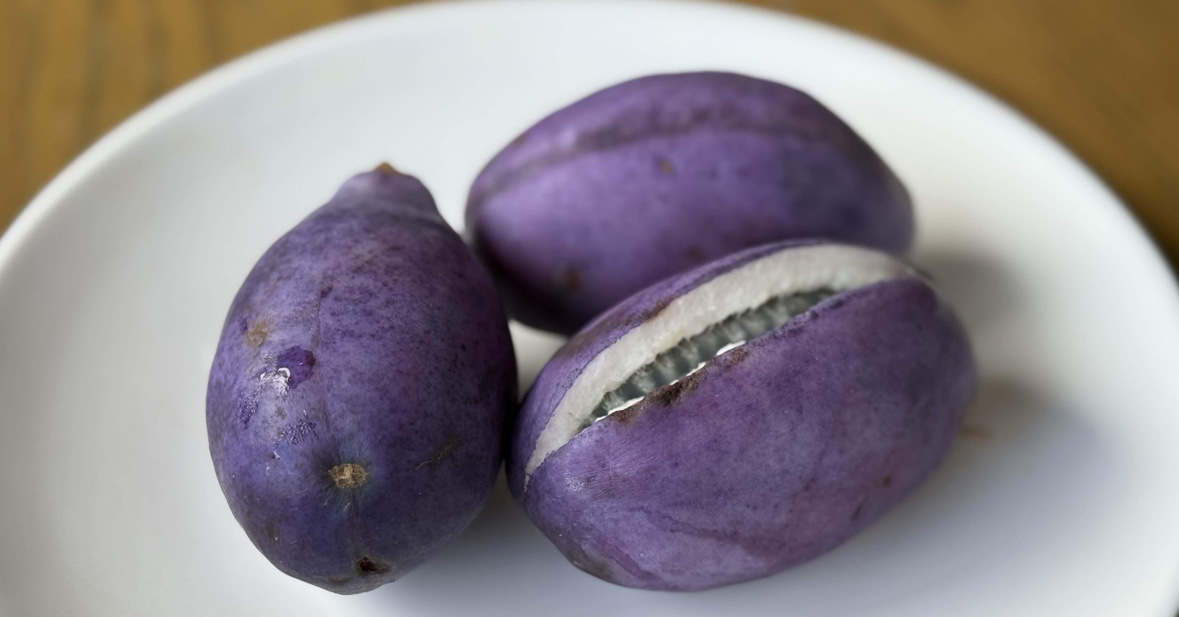 アケビのす 秋が来る、アケビを喰う｜ima studio