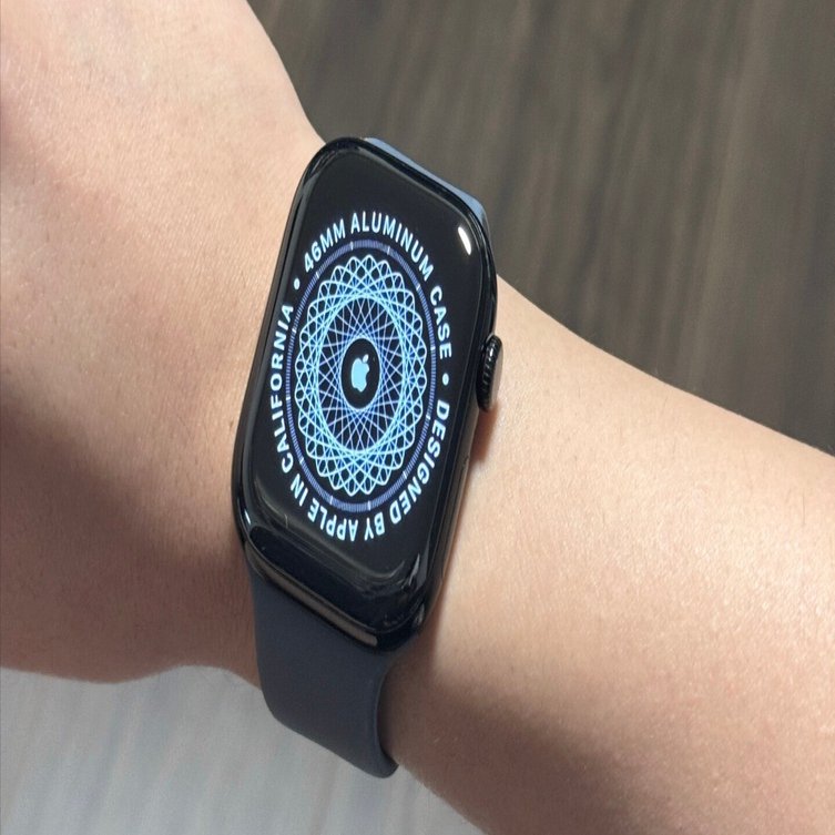 ジェットブラックを美しく保護するための最適解【Apple Watch Series