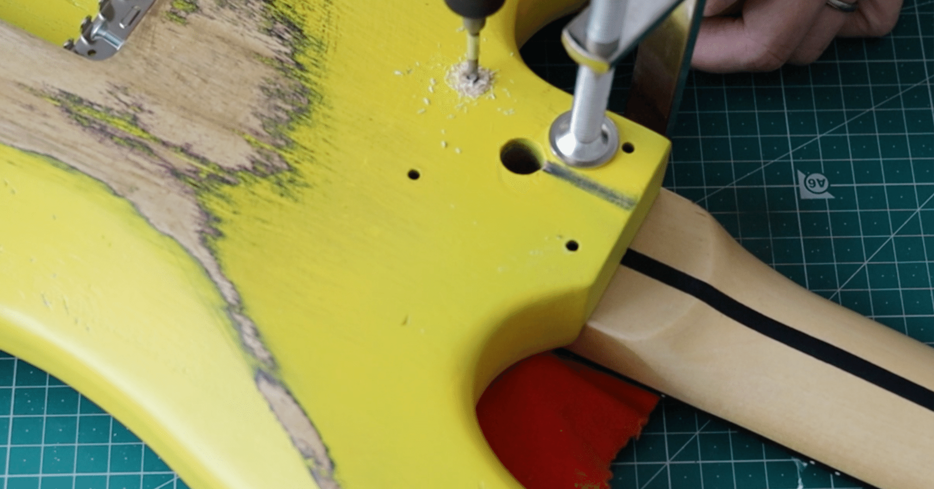 【動作◯】 シェクターネック コンポーネントギター 初めてのコンポーネントギター その4 ネック取り付け編｜Croquette