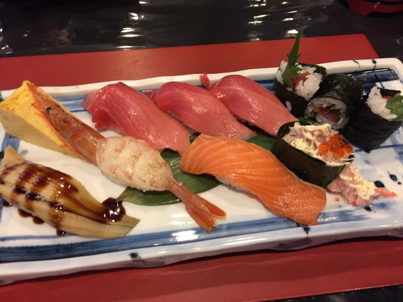 50年の歴史を誇る山梨の寿司屋 若鮨 山梨県甲府市 おがたきりこ 旅するフリーライター Note