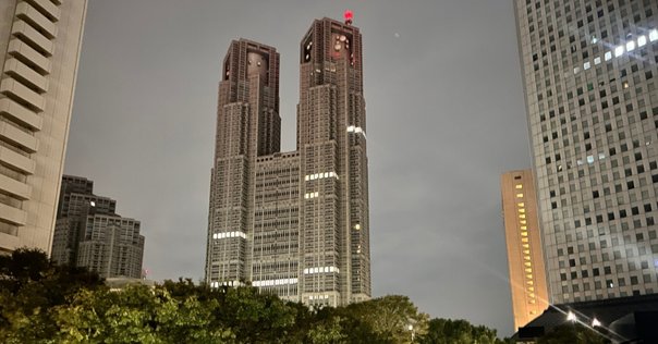 新宿警察署前交差点と交番任務おつかれさまです｜交差点東京 CROSSROAD