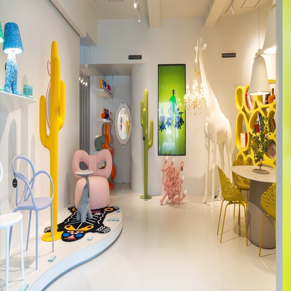 キリンの照明に会いに。 ミラノ発デザインブランド 〈Qeeboo