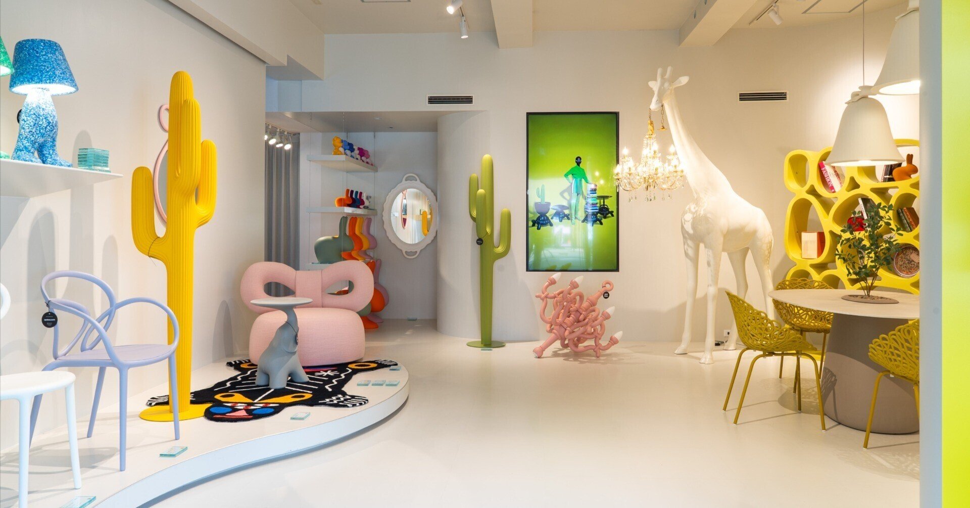 キリンの照明に会いに。 ミラノ発デザインブランド 〈Qeeboo キリンの照明に会いに。 ミラノ発デザインブランド 〈Qeeboo