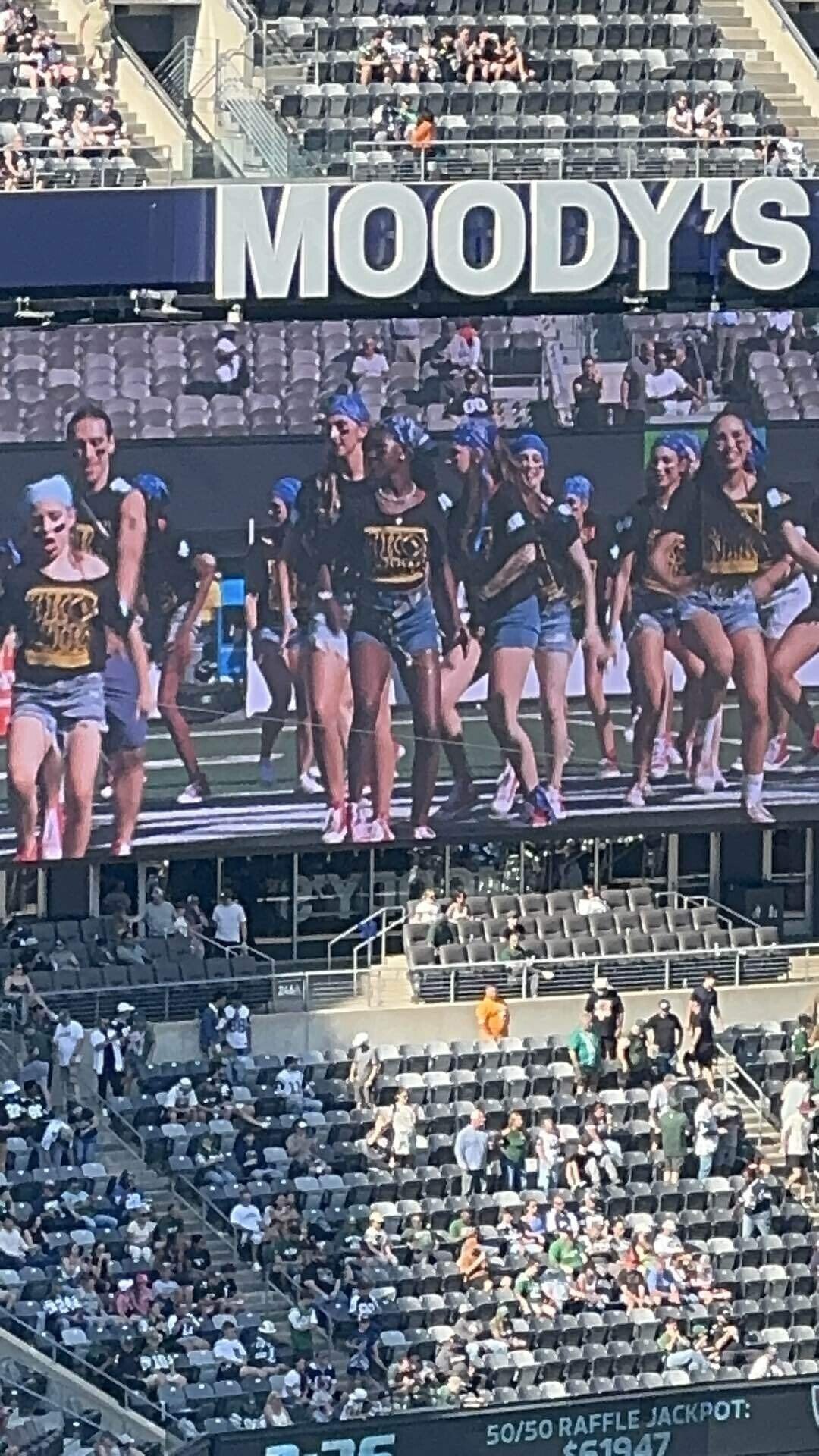 ニューヨークで毎日困ってます】初めてのアメフトNFL試合②スタート