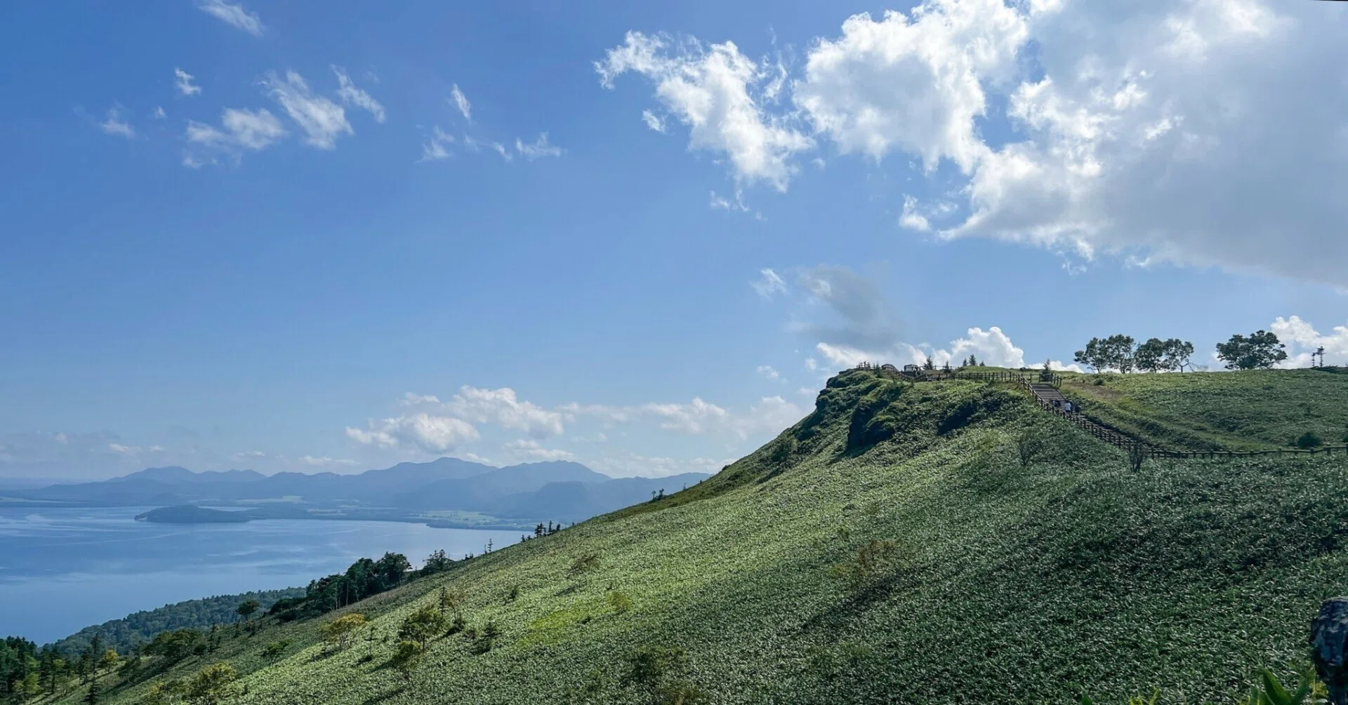 北海道・美幌峠｜風の中に立つ、屈斜路湖の絶景｜つるが（鶴雅）チャンネル