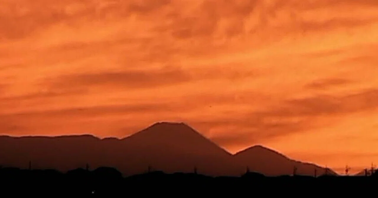 365日色の話＋オレンジ色の空・富士山。空のスペクタクルショー 