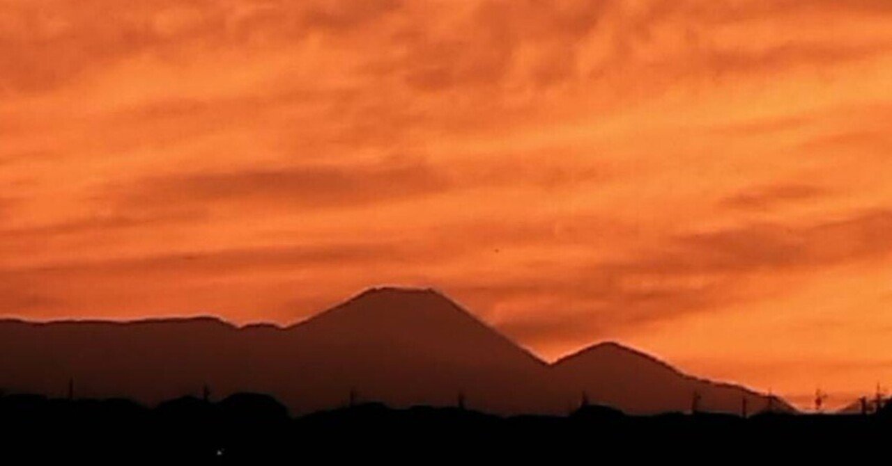 365日色の話＋オレンジ色の空・富士山。空のスペクタクルショー
