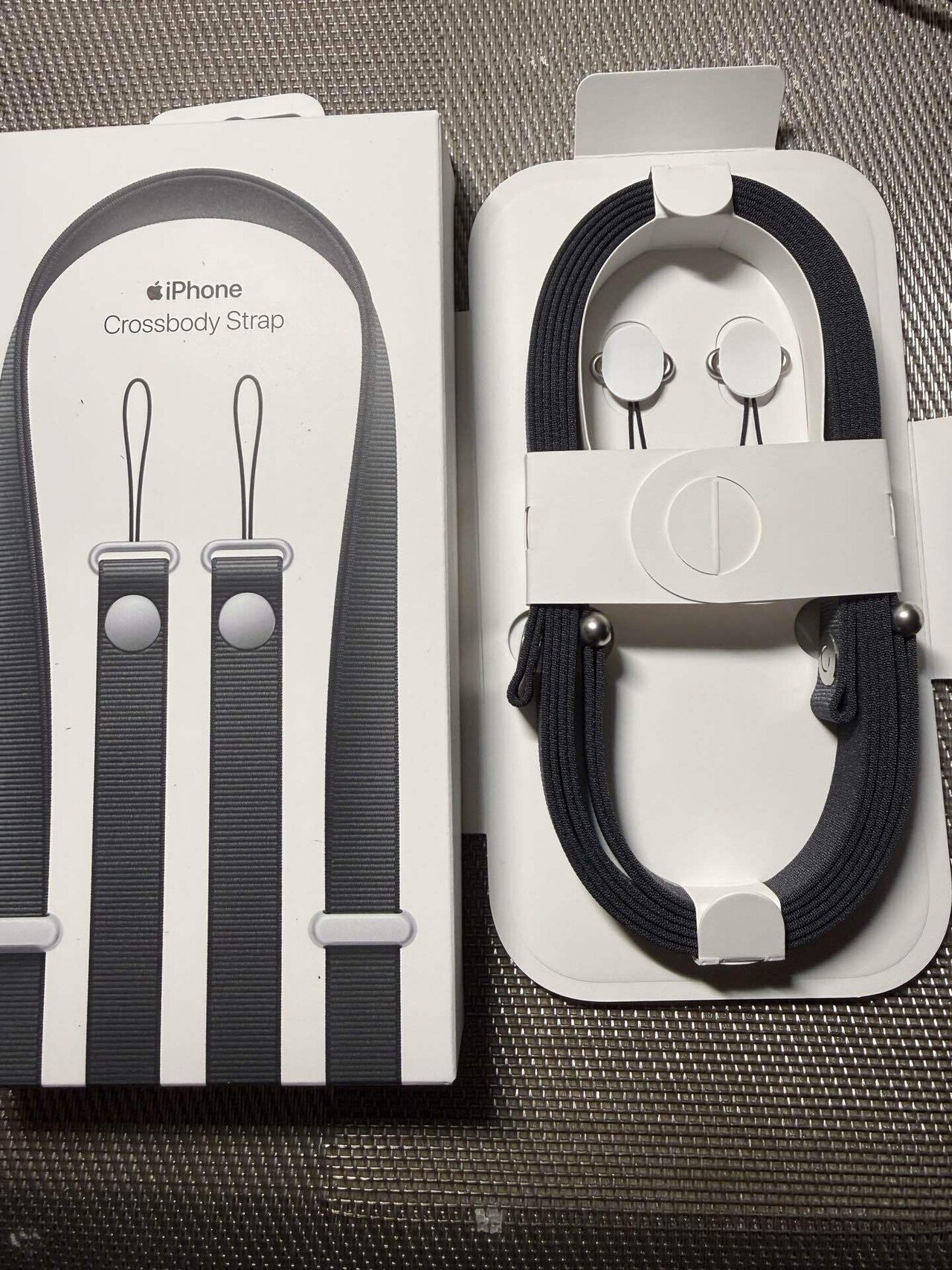 iPhone Air バンパー＋クロスボディストラップ（タン） クロスボディストラップ - タン - Apple（日本）