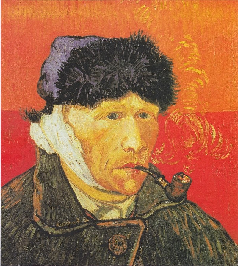 1889『包帯をしてパイプをくわえた自画像』968px-Van_Gogh_-_Selbstbildnis_mit_verbundenem_Ohr_und_Pfeife