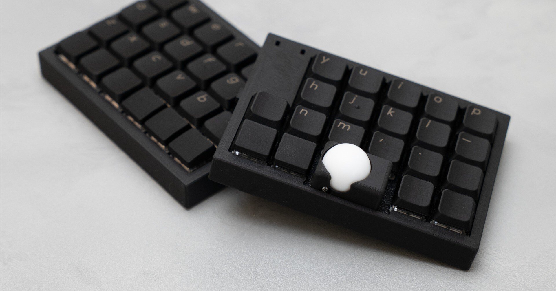 初心者向け・簡単】トラックボール付きZMKキーボードのAML設定について