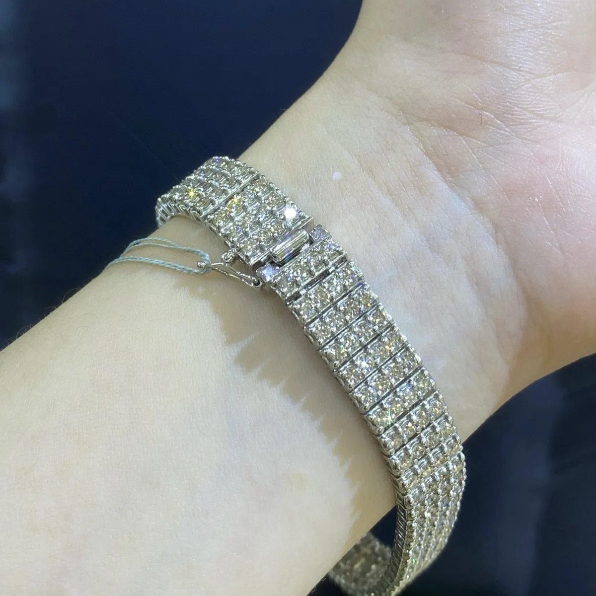 大ぶり天然ダイヤモンドテニスブレスレットのご紹介｜ジュエリー長谷川