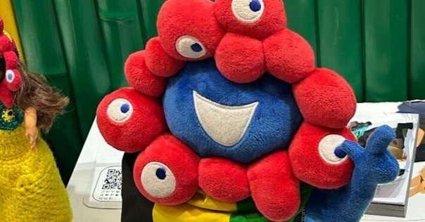 ラブブ×ミャクミャク」コラボフィギュア、万博会場限定で発売