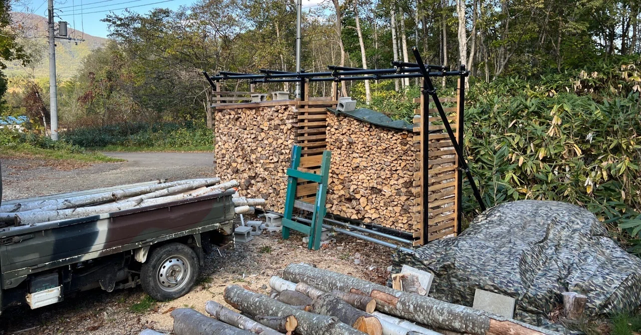 単管製薪棚 その後｜Au Grenier（オ・グルニエ）赤井川村