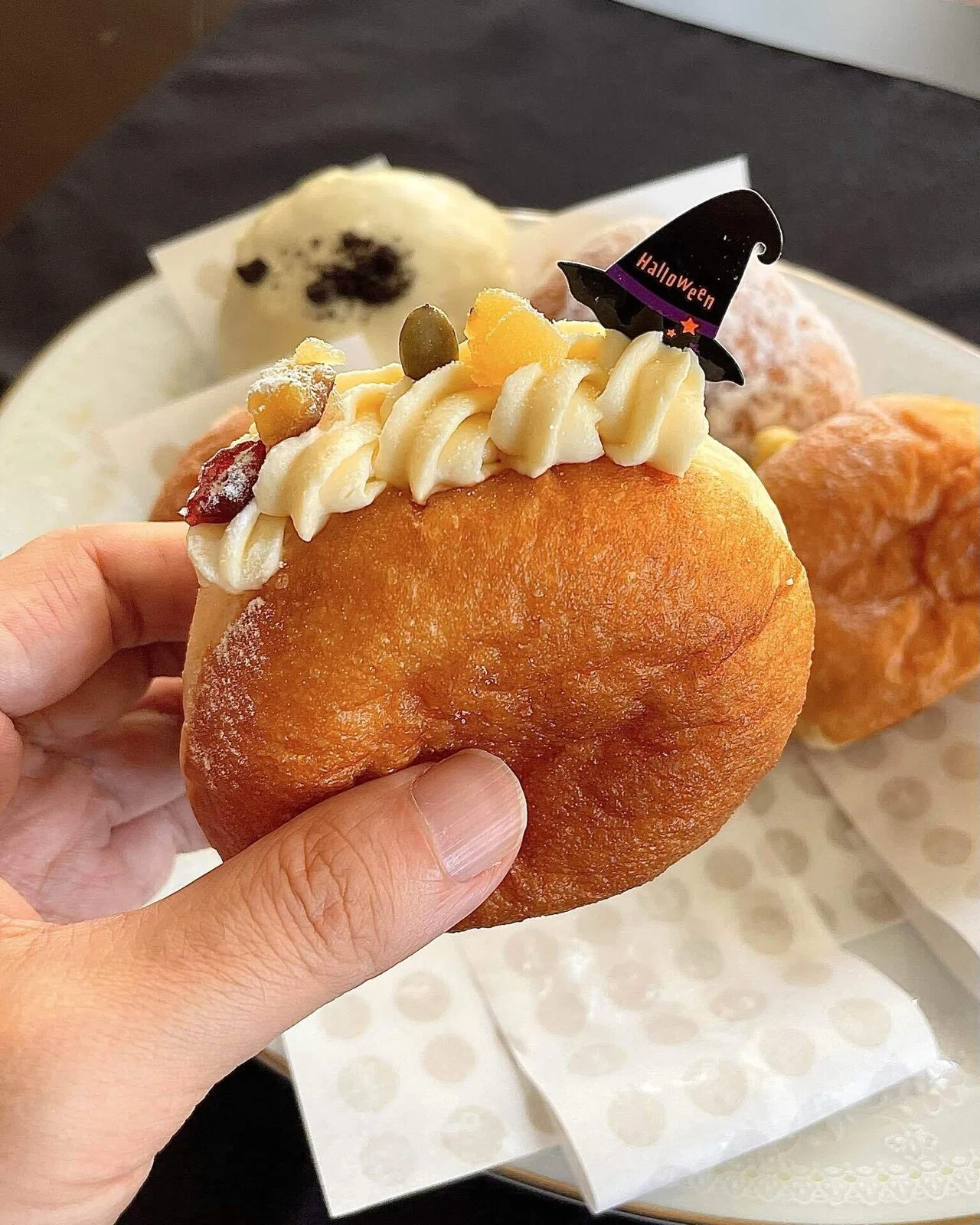 岩槻の人気ドーナッツ店でハロウィン限定焼き蜜芋チーズを堪能『ミルク