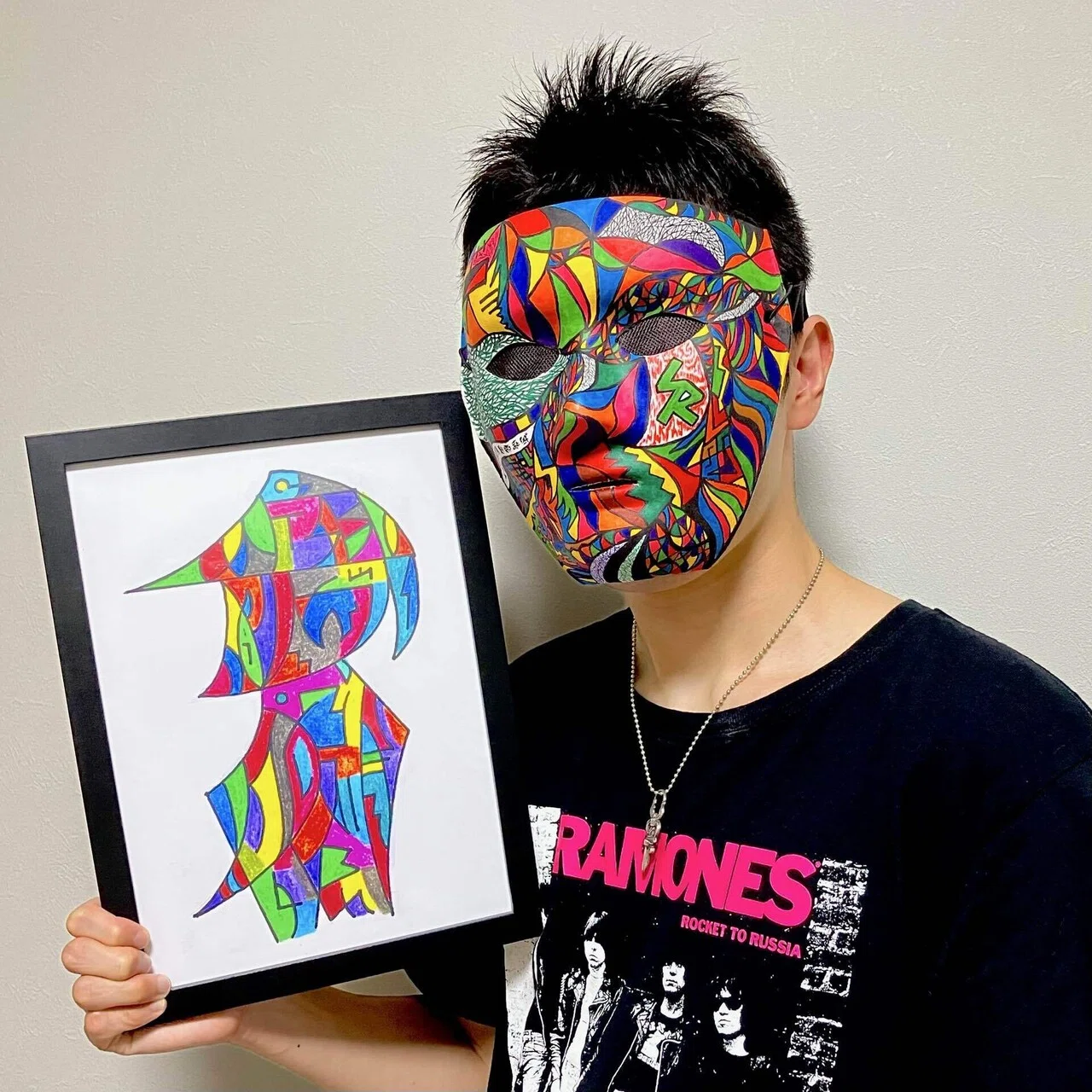 はじめましての方へ自己紹介｜鈴木羅文 お面をつけた抽象画家