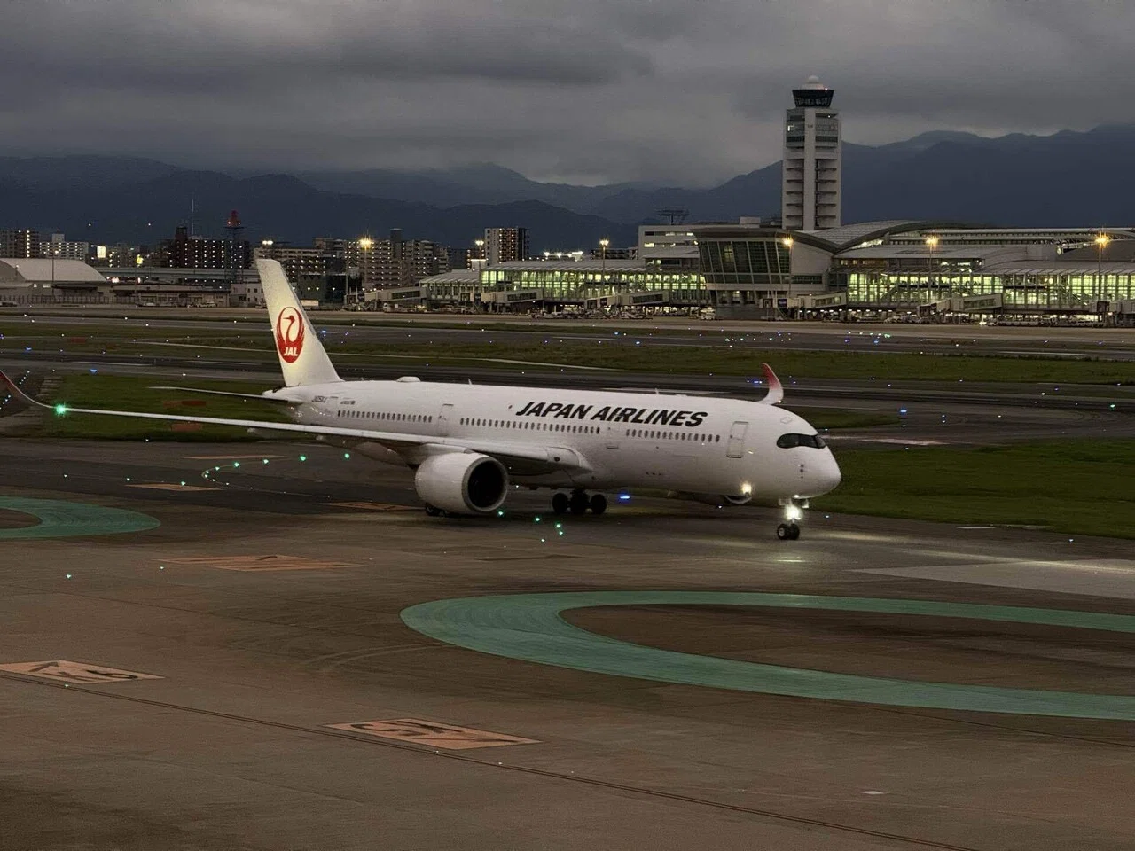 Sakuraページ 3/4 福岡羽田往復 搭乗記】JL328 福岡→羽田 ✈️ A350-900 クラスJで夜空を快適に帰京