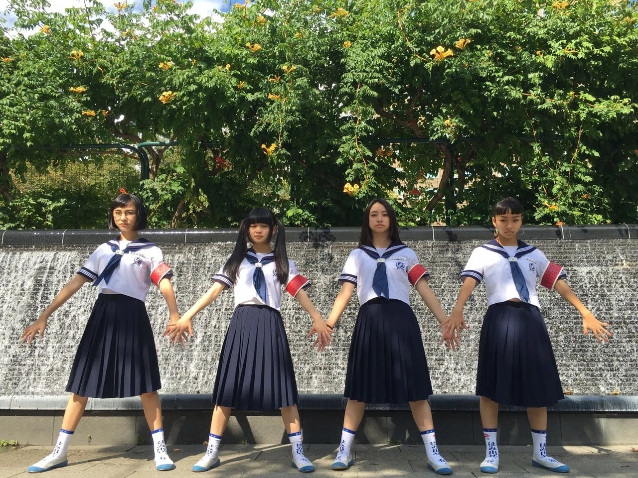 はみ出し靴下の歴史｜ATARASHII GAKKO! - 新しい学校のリーダーズ