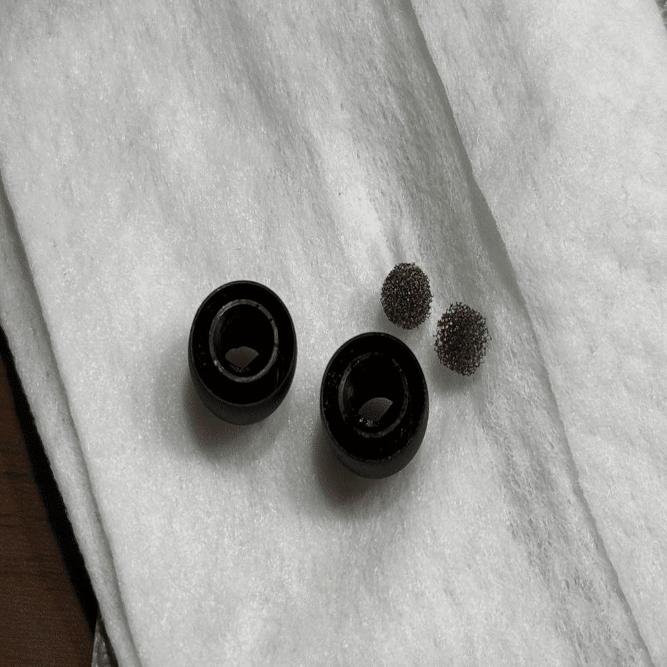 Technics EAH-AZ80の左側だけ音量が小さくなる不具合を清掃で解決した