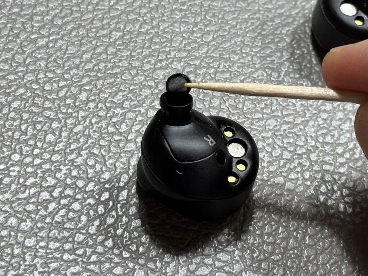 Technics EAH-AZ80の左側だけ音量が小さくなる不具合を清掃で解決した 