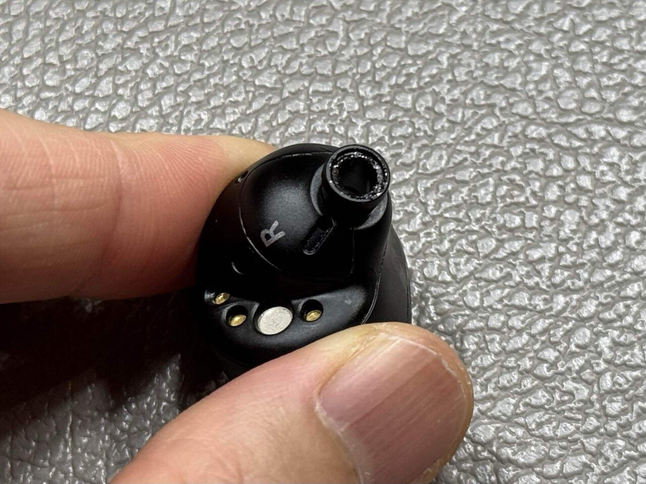 Technics EAH-AZ80の左側だけ音量が小さくなる不具合を清掃で解決した