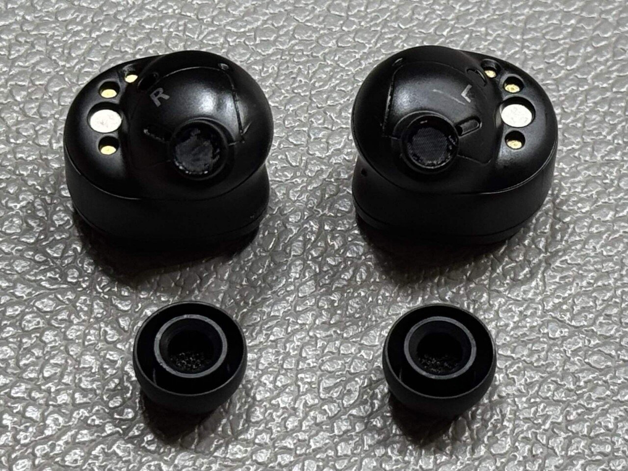 Technics EAH-AZ80の左側だけ音量が小さくなる不具合を清掃で解決した