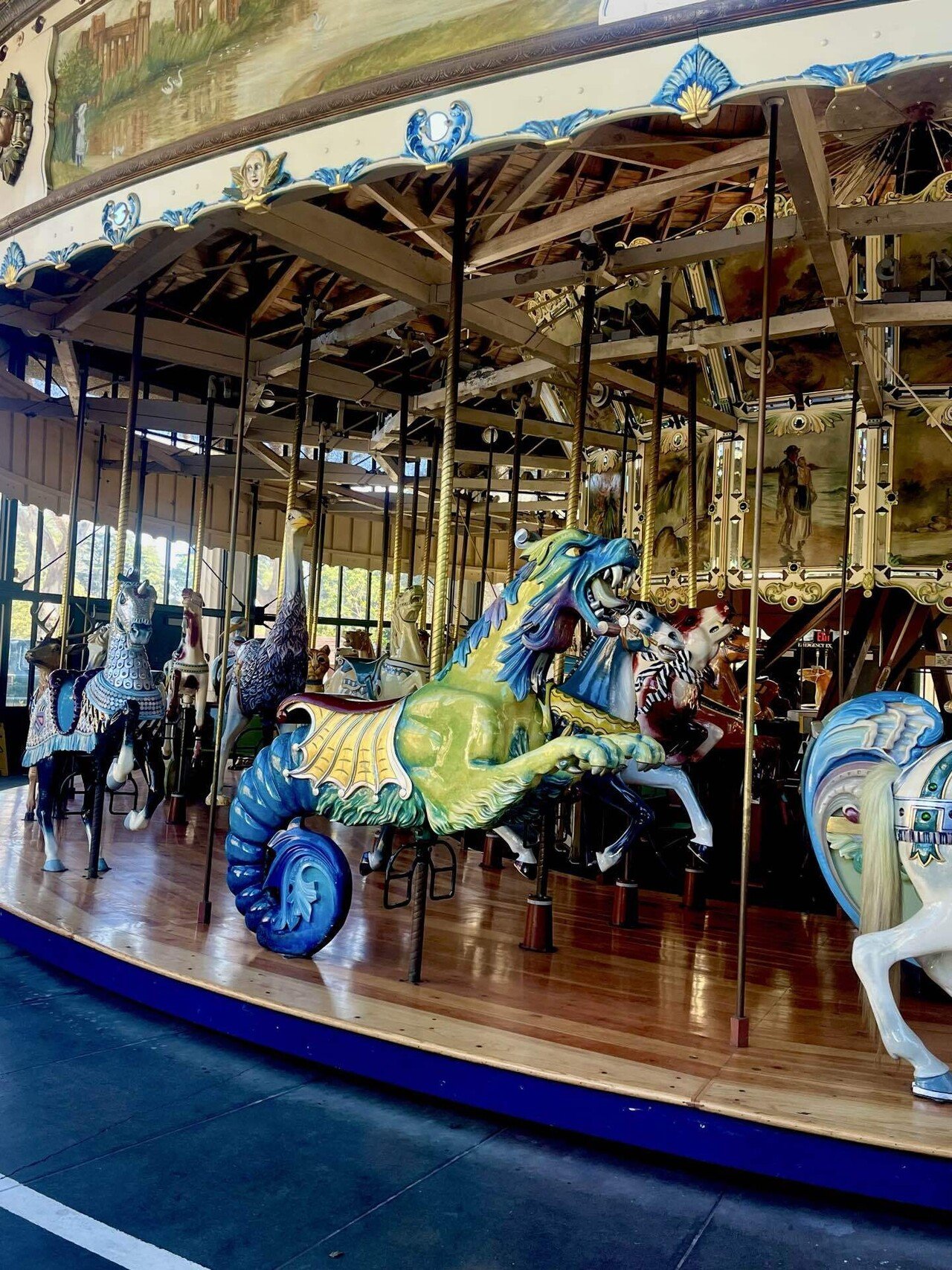 夢を乗せて回り続ける。メリーゴーランドの歴史｜befh🇺🇸@好きなもの