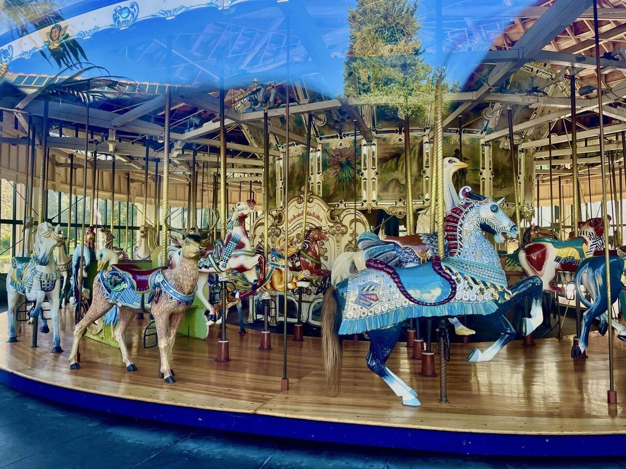 夢を乗せて回り続ける。メリーゴーランドの歴史｜befh🇺🇸@好きなもの