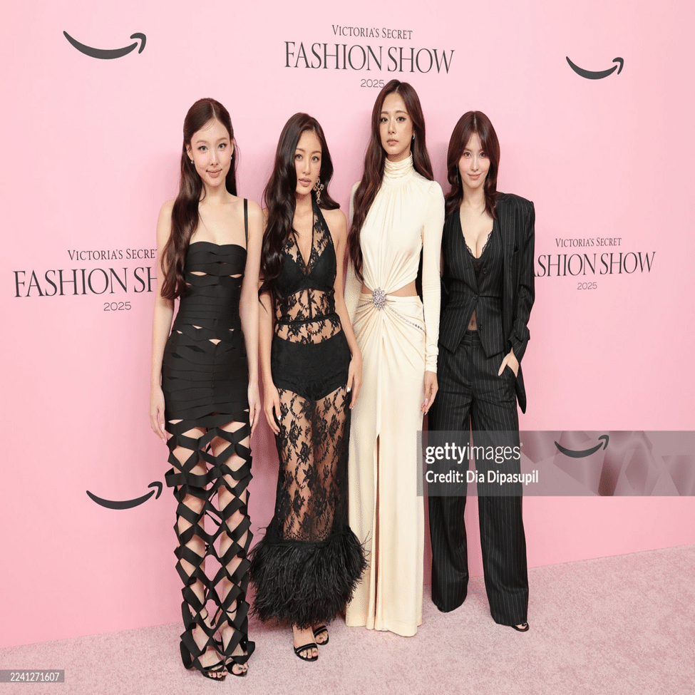 TWICE💗Victoria's Secretのランウェイで魅せた“自信と優雅さ”― K-POP