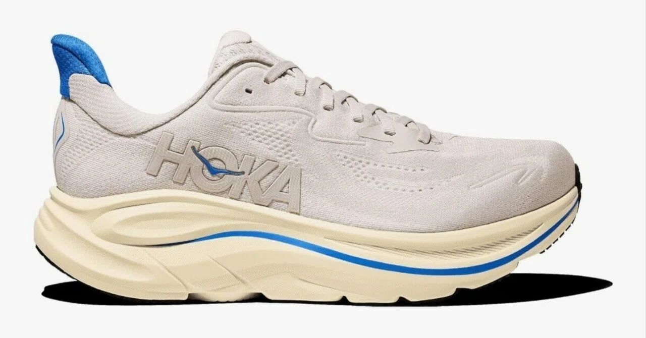 雲の上を歩いているかのような履き心地。大人のスニーカー、HOKAの 