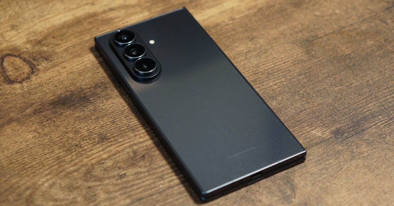 折りたたみスマホの薄さを最大限に活かすためにしたこと【Z