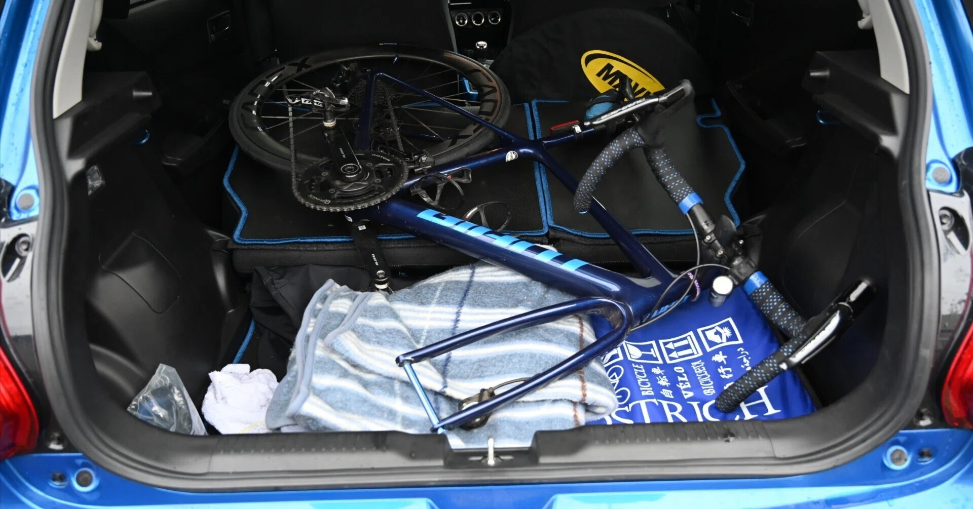 自転車ライターの6ホイールライフ スズキ・スイフトスポーツ（ZC33S