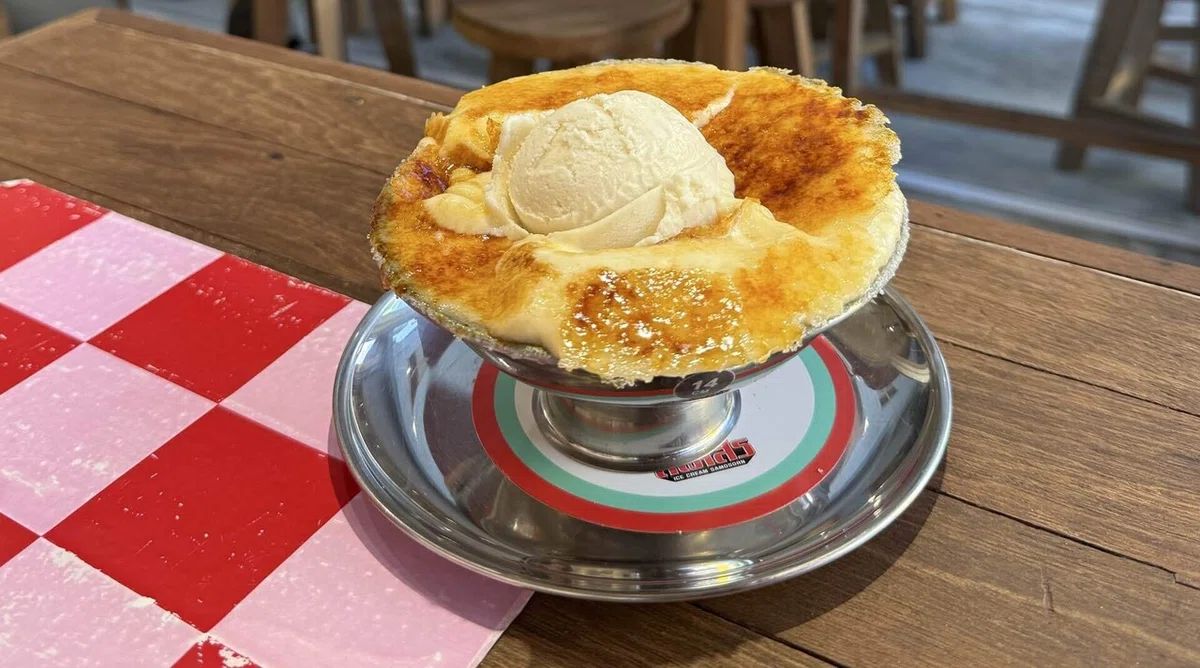 Ice Cream Samosorn 招牌香蕉焦糖布蕾聖代