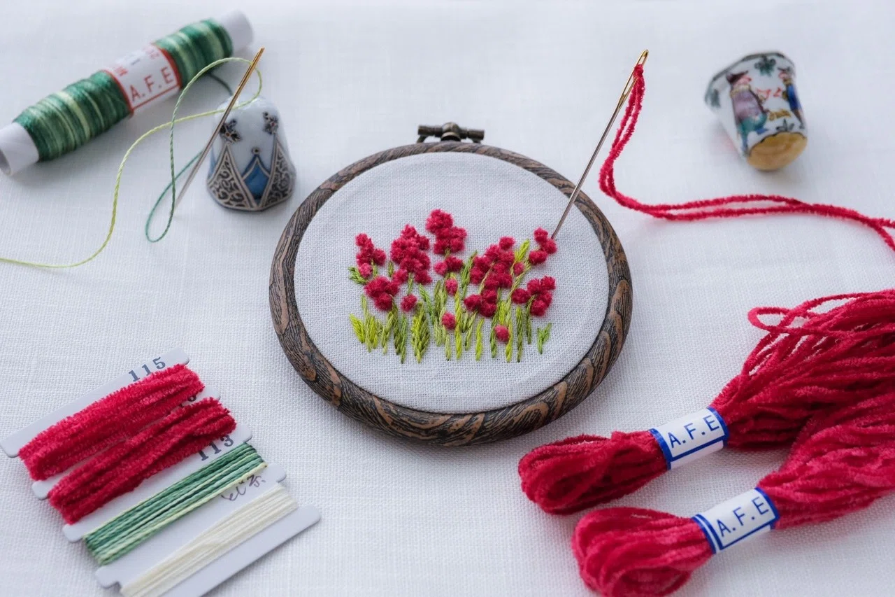 Art Fiber Endoのモール刺繍糸でつくる〜花刺繍〜｜Art Fiber Endo