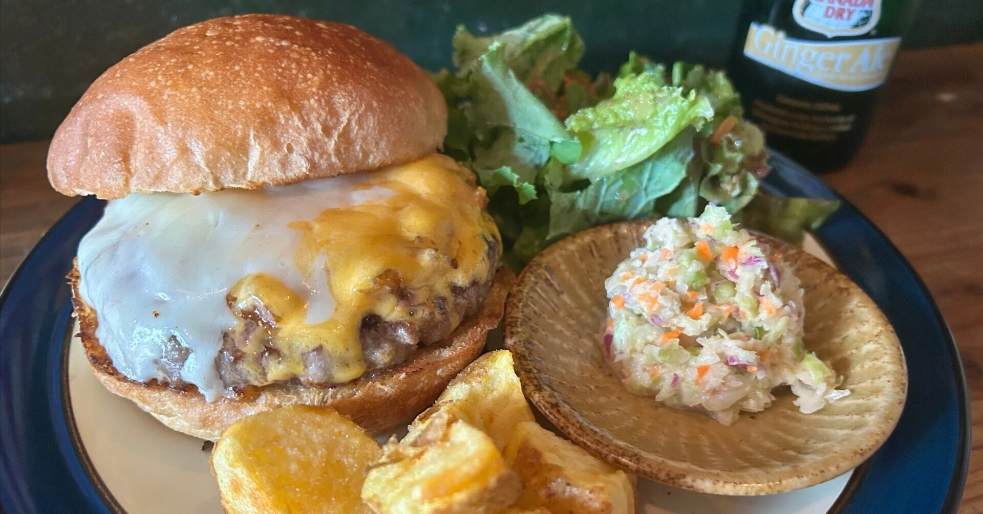 ハンバーガー好きとしては無視できない。大阪・中崎町の「デクスター