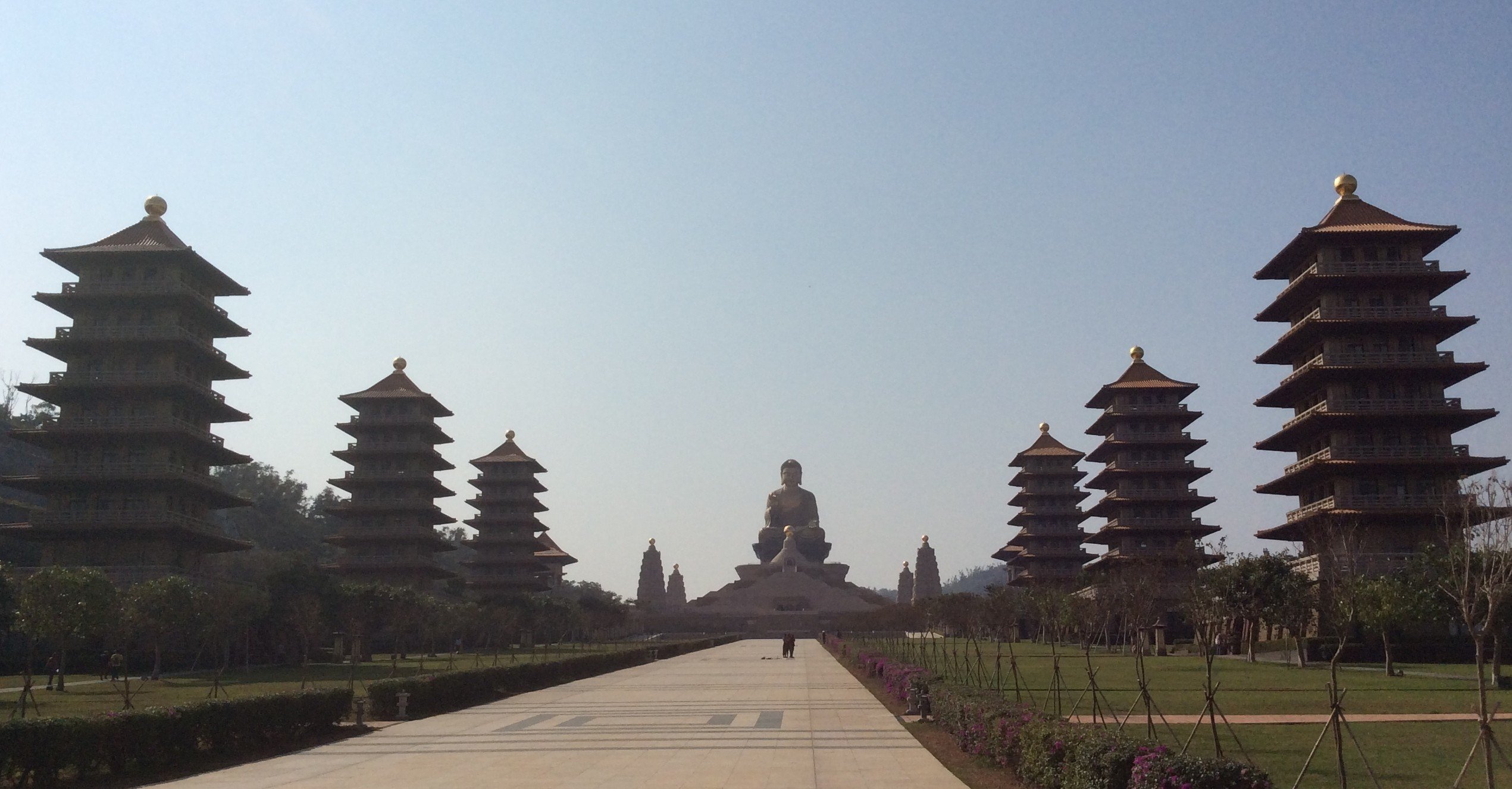 台湾・高雄の佛光山が巨大すぎて驚いたこと｜門田和雄