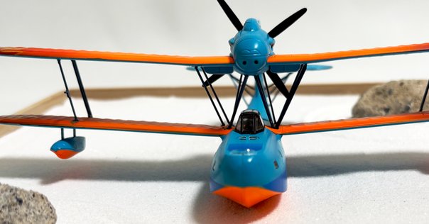 近未来的な観光船を再現した〝異色〟のキット・未来型水上バス