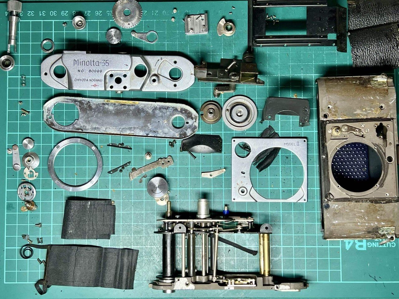 minolta-35 model Ⅱ の分解と清掃と幕交換｜ホワイトカメラ