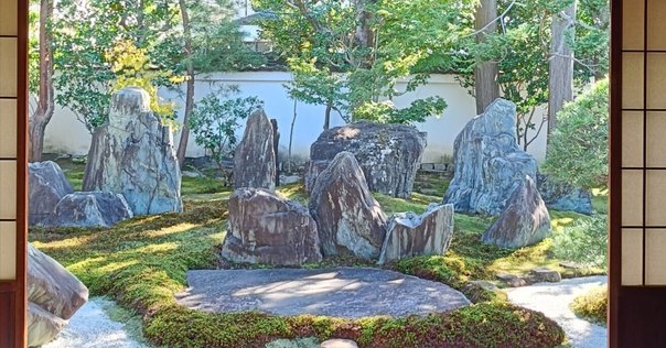 雑誌『庭NIWA』のコラム『2100年の日本庭園へ』。vol.257では