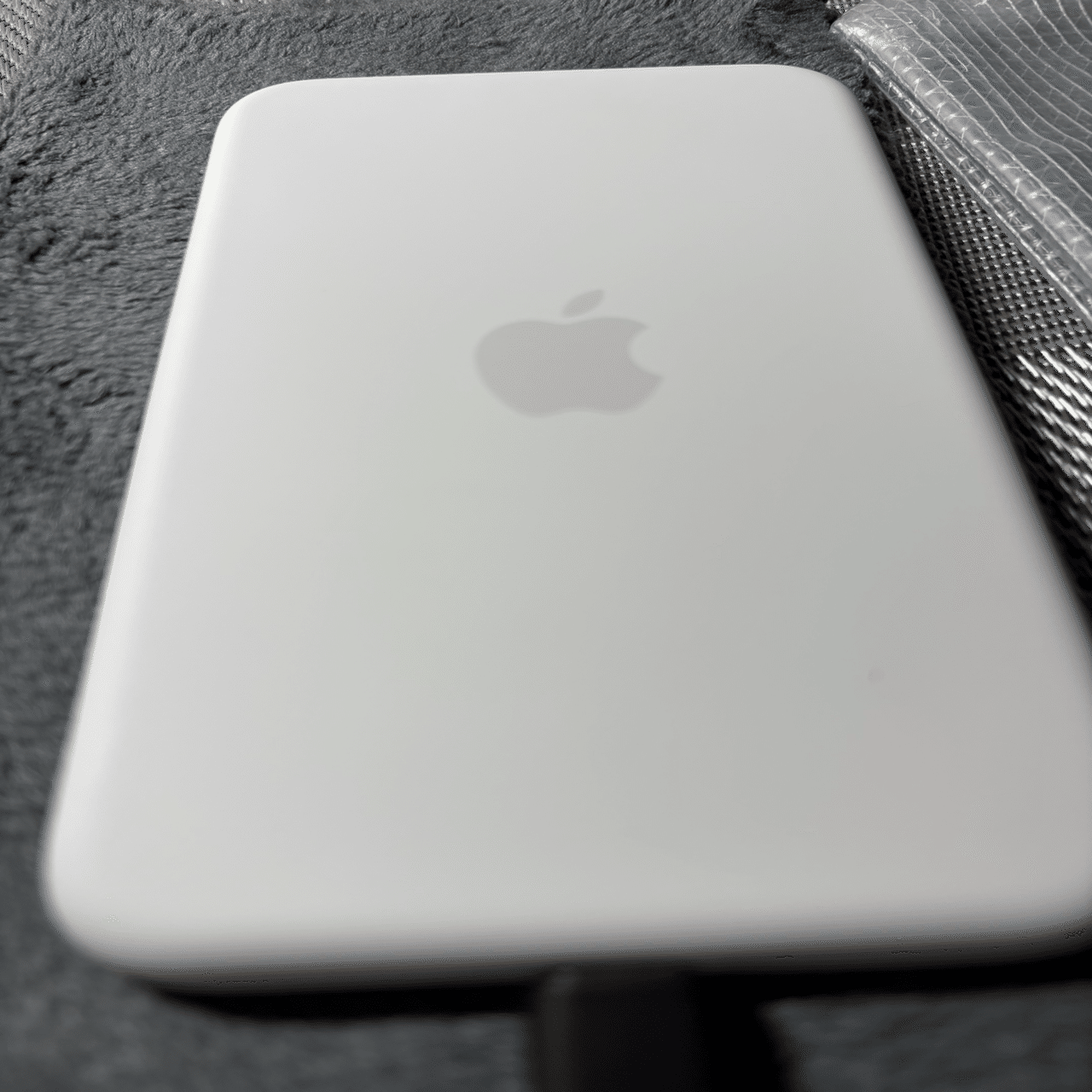 iPhone Air専用MagSafeバッテリーは、なぜ高いのか─ それは、iPhone