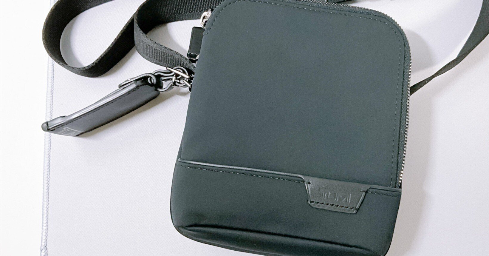 TUMI】HARRISON「ニコルス」スモール・クロスボディ レビュー【最低限