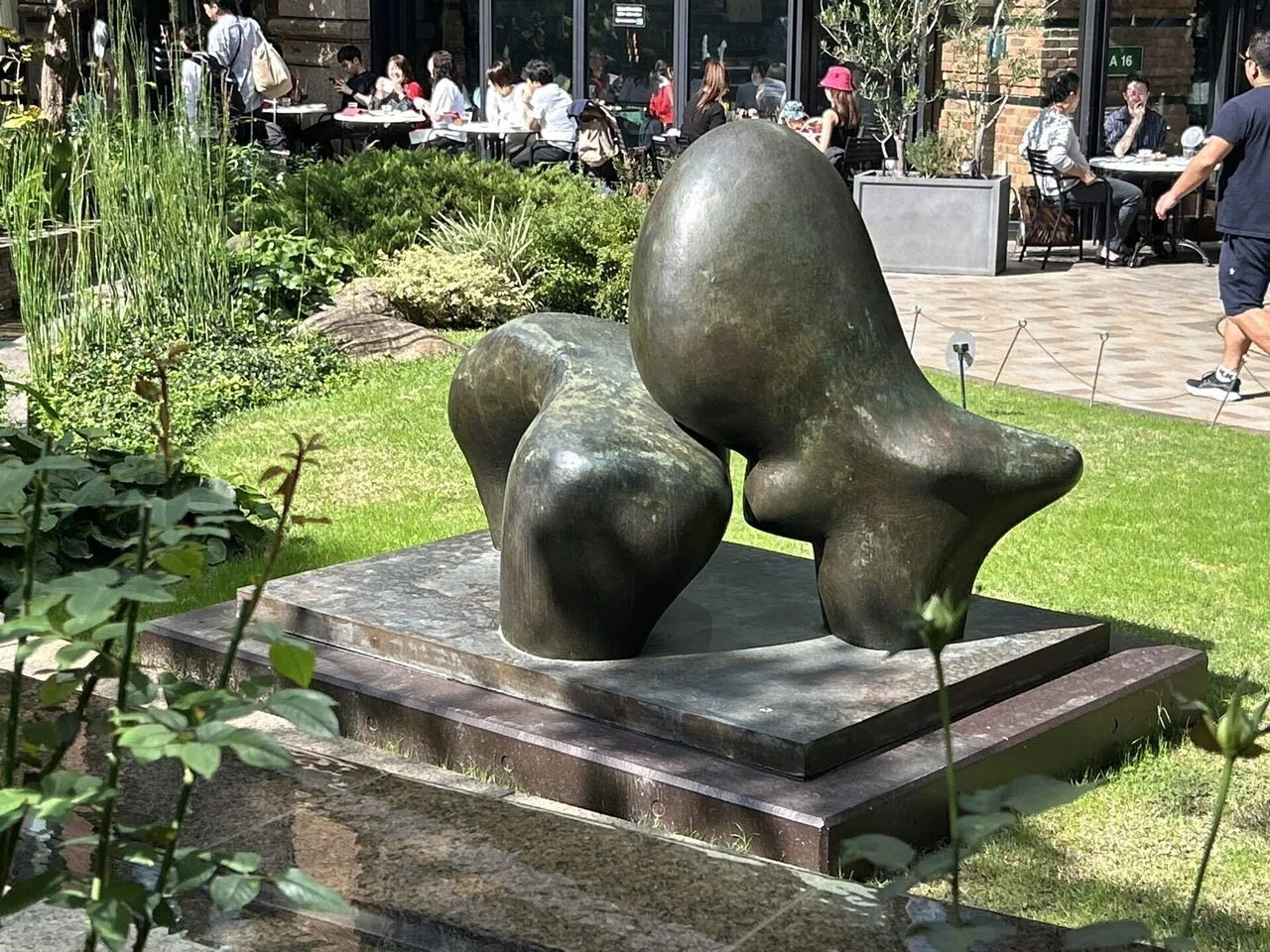 Daily Art: Henry Moore and The Story of Art｜もちもち