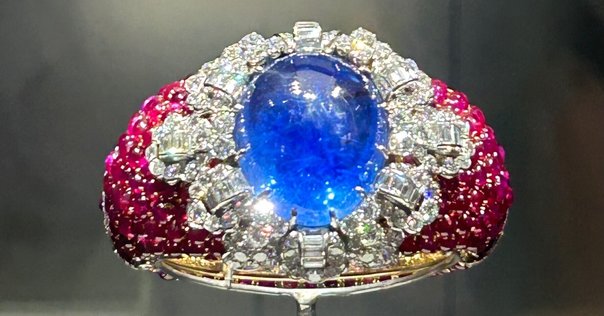 【専用】コンケーブカット 独特な輝きと深い色を産み出し、宝石の魅力を引き出す