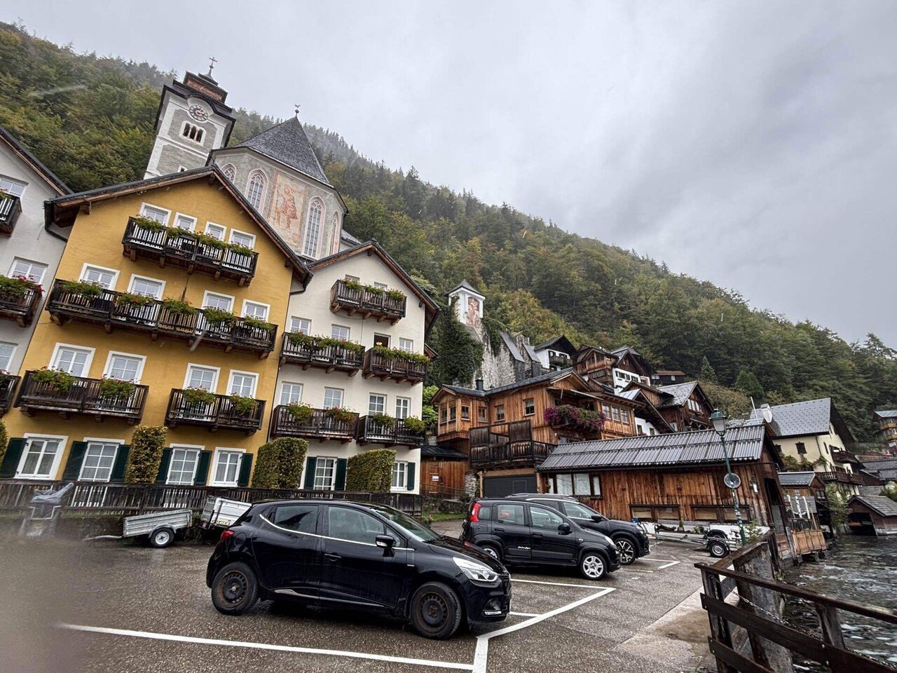 オーストリア旅行記#1】日帰りハルシュタット観光｜ゆりぽん 🌎 海外一人旅