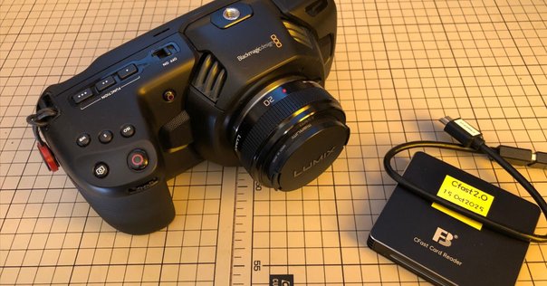 Leica Q2のバッテリーを外出先で充電する｜綾悠宇（MehrLicht!）