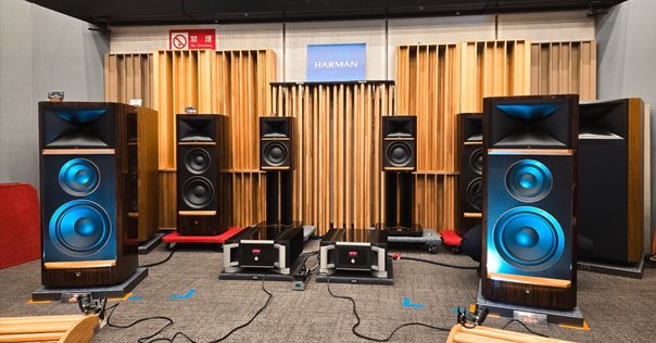 Harman/Kardonのスピーカー Aura Studio 2 の112mmウーファーが