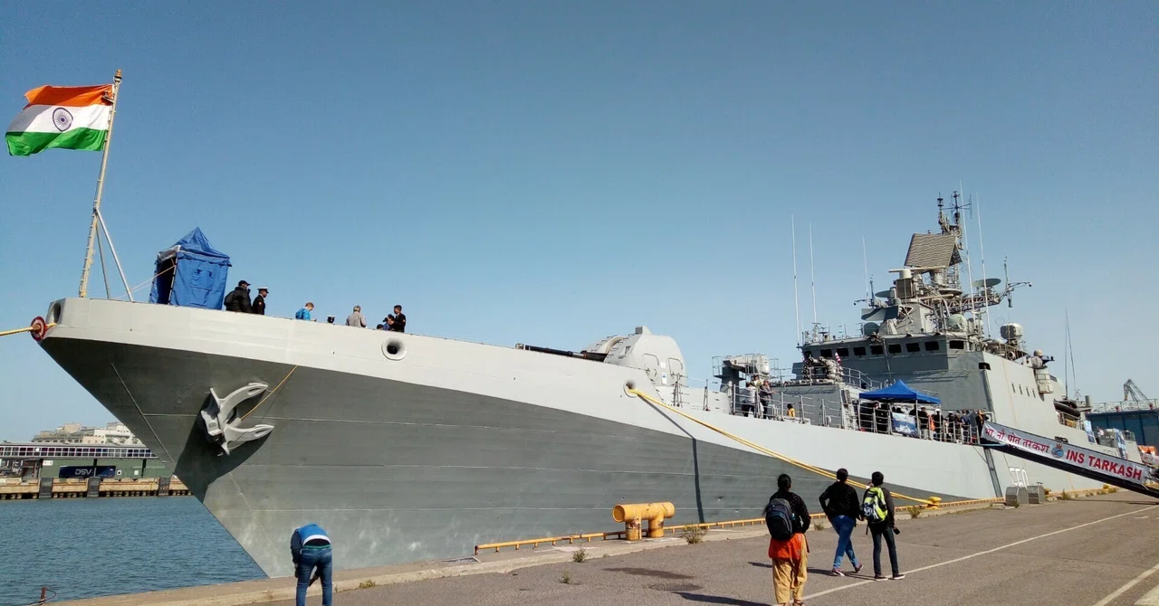 閑話休題】インド海軍フリゲート「タルカシュ」（INS Tarkash）見学