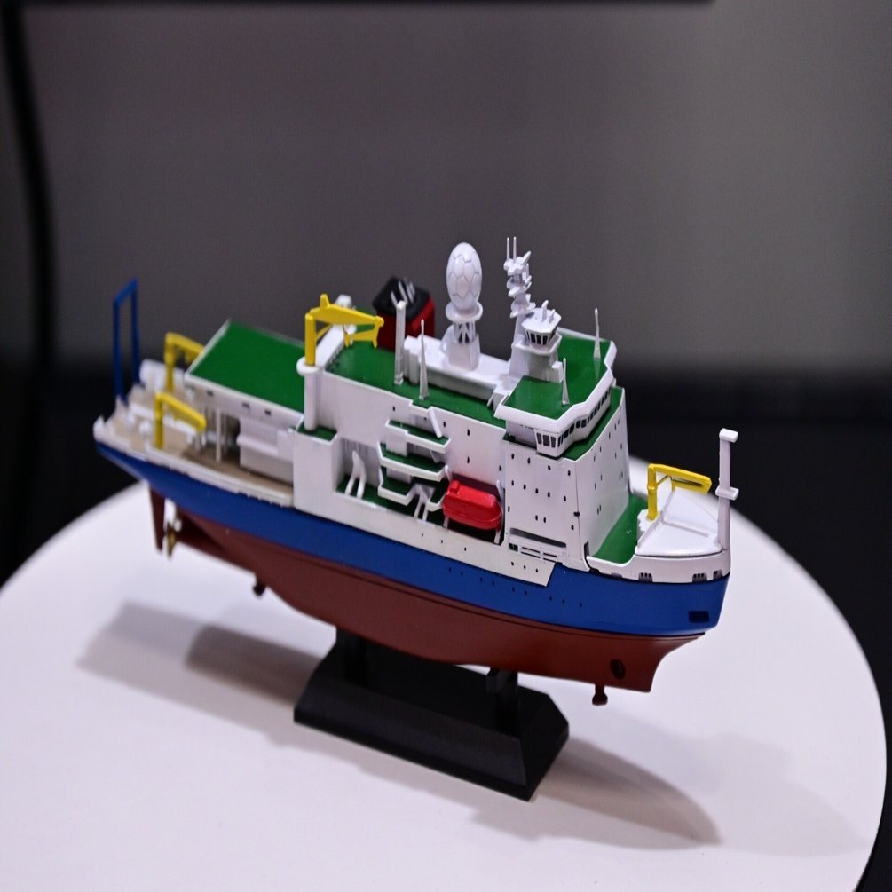 全日本模型ホビーショー】ピットロードの1/700北極域研究船「みらいⅡ