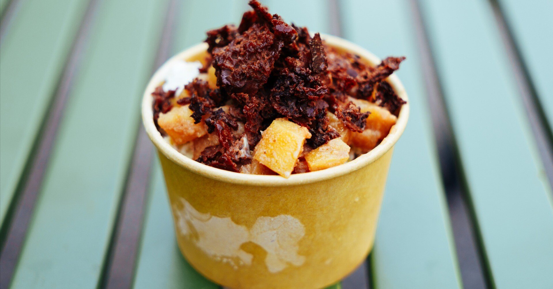 谷中銀座カヌレ パパン」 のヌガー・グラッセ｜nonkuri