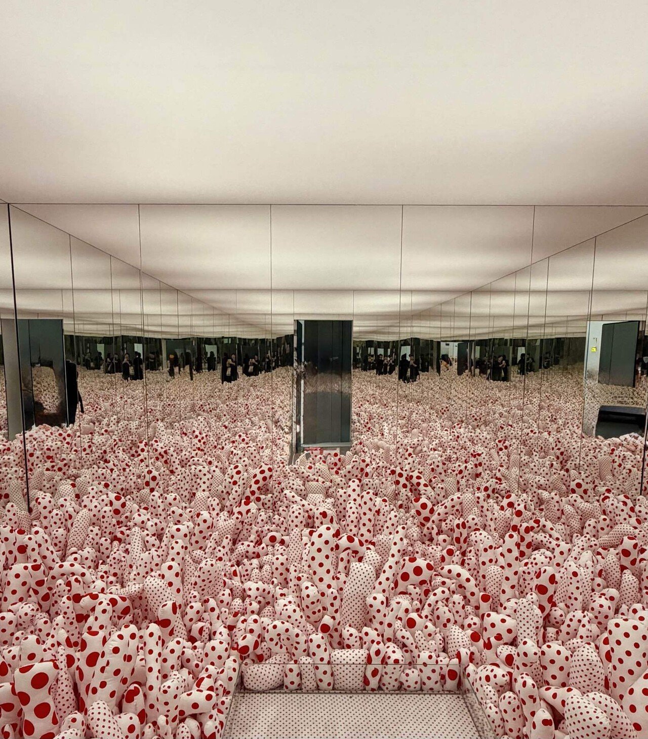 芸術の秋 in 大阪｜草間弥生展@Espaseルイヴィトン｜ノコ＠リタイア