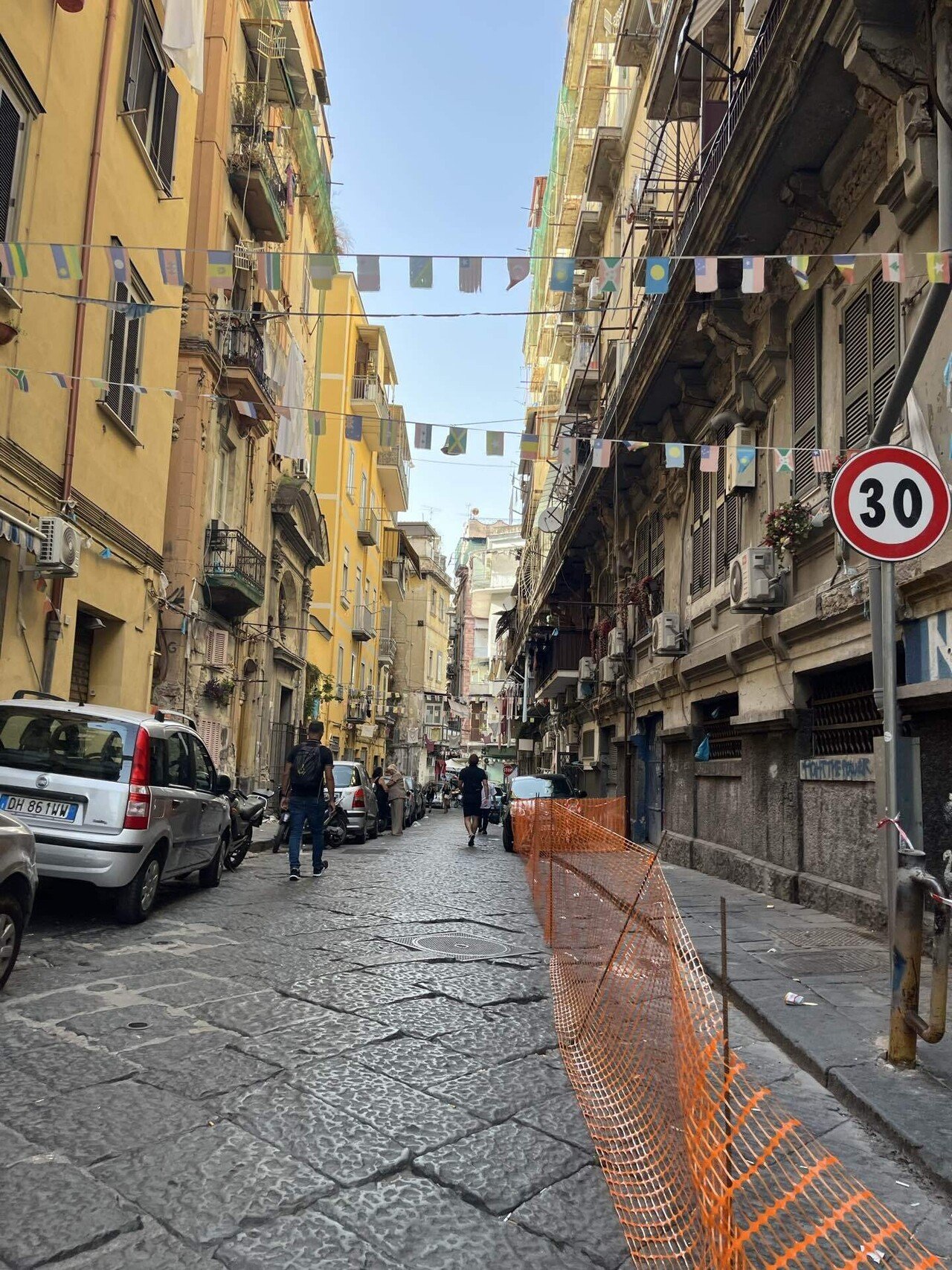 3善い人も悪い人もいるよね : イタリアフランス2人旅【ナポリ編